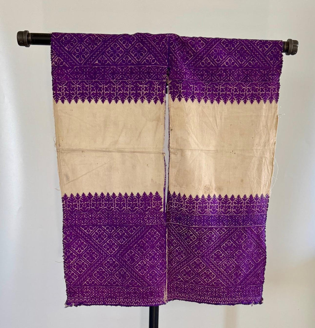Bordado antiguo de Fez en seda morada