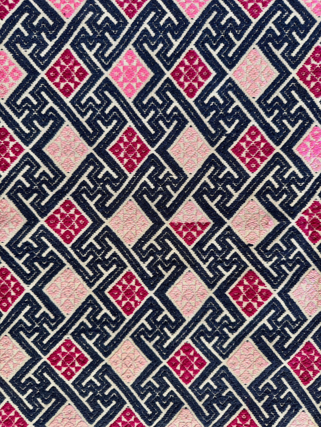 Panel vintage de bordado Miao en rosa y azul marino