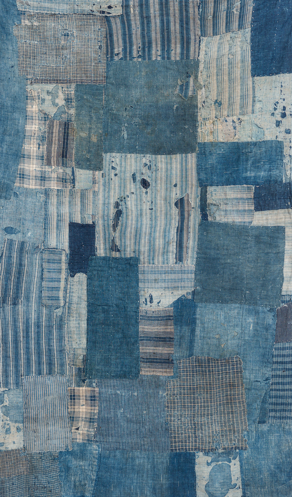 Tessuto boro giapponese antico con patchwork e sashiko